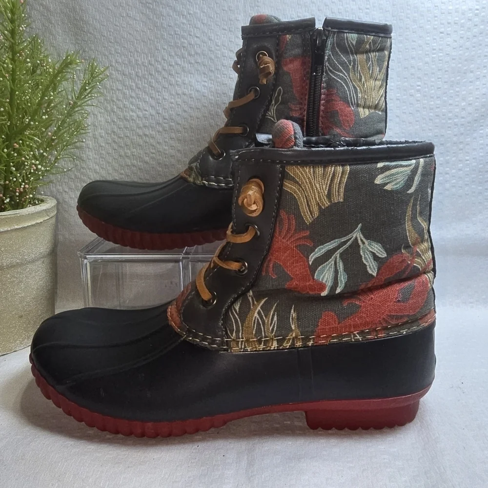 GLOBAL WIN DUCK BOOTS RED AND GRAY WITH LOBSTERS COASTAL WOMENS SIZE 6
